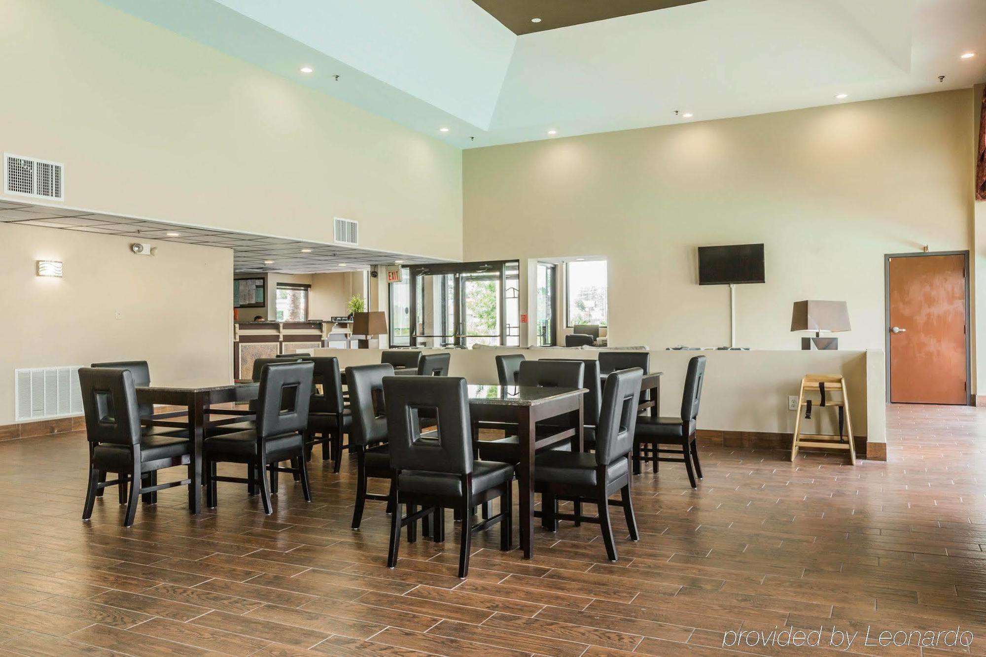 Quality Inn & Suites North Μοντγκόμερι Εξωτερικό φωτογραφία