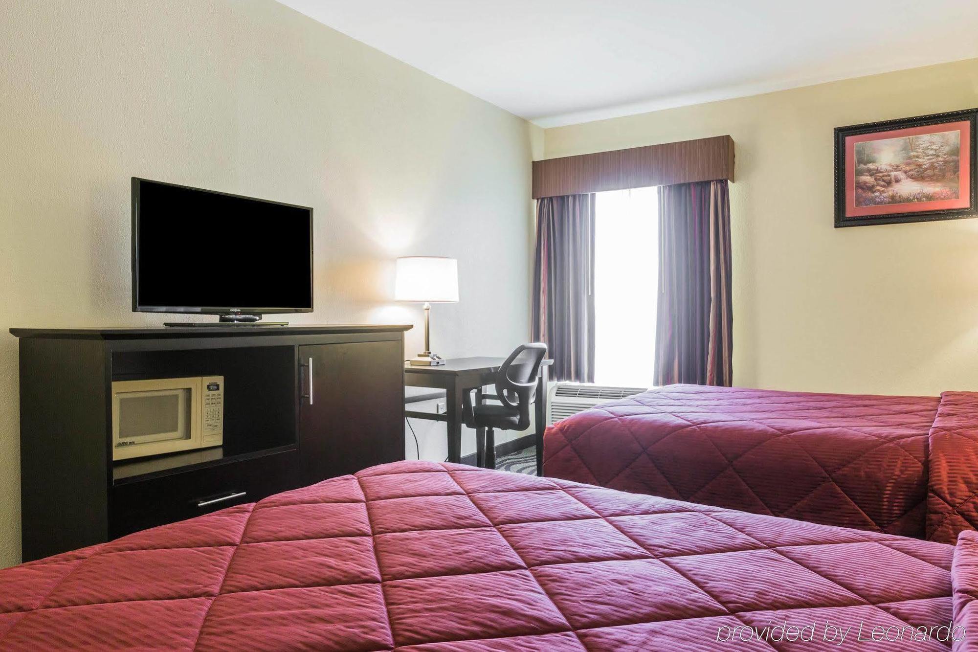 Quality Inn & Suites North Μοντγκόμερι Εξωτερικό φωτογραφία