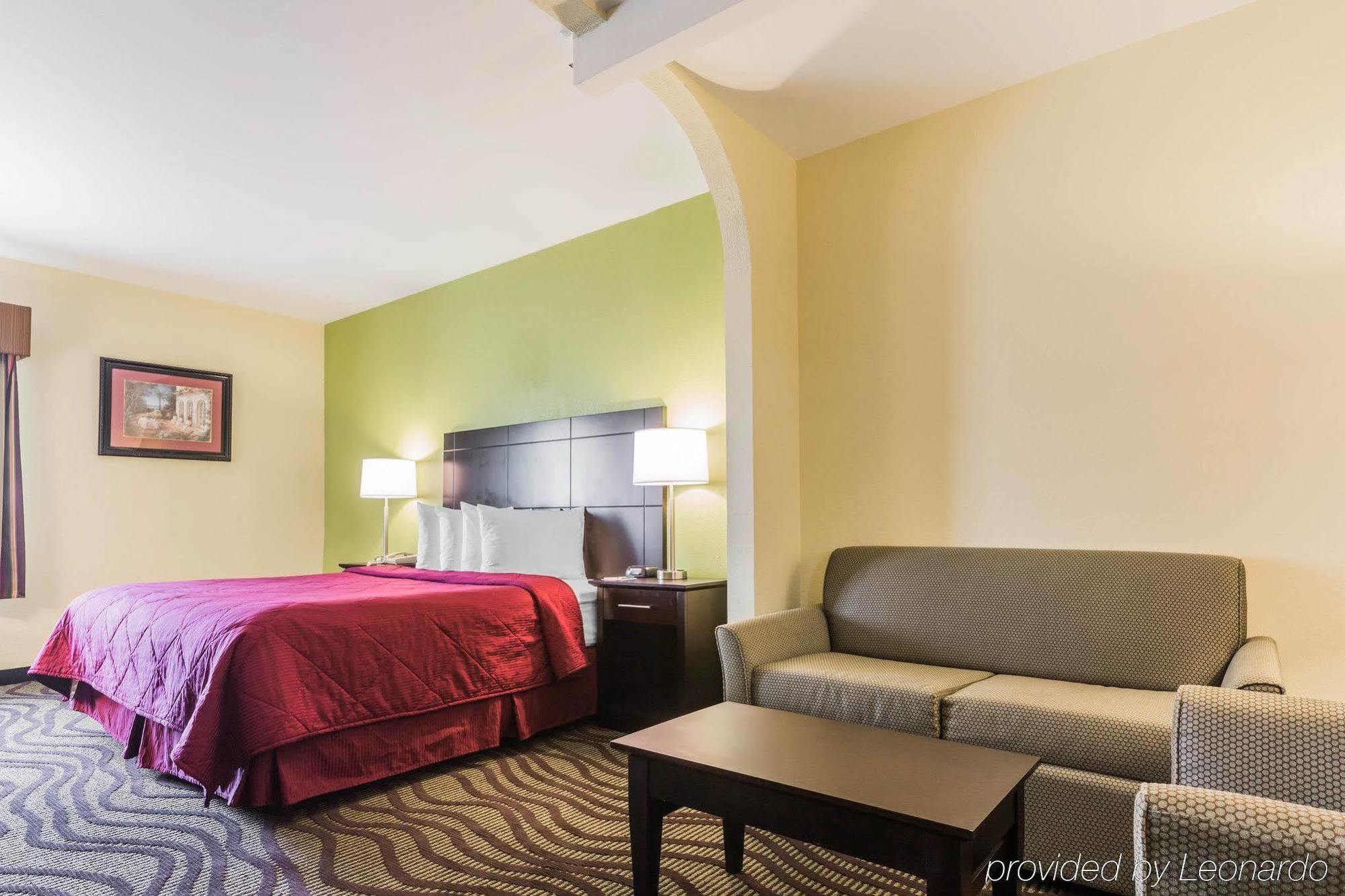 Quality Inn & Suites North Μοντγκόμερι Εξωτερικό φωτογραφία