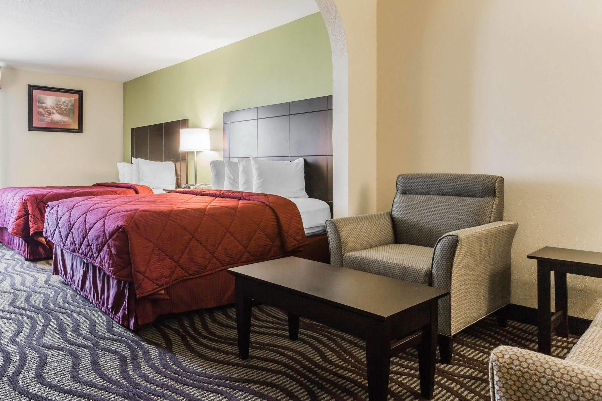 Quality Inn & Suites North Μοντγκόμερι Εξωτερικό φωτογραφία