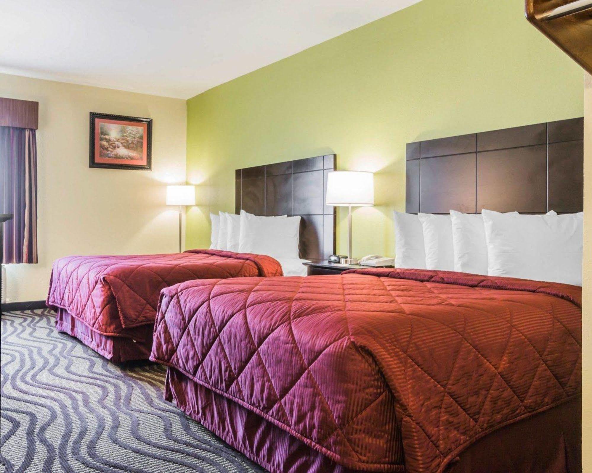 Quality Inn & Suites North Μοντγκόμερι Εξωτερικό φωτογραφία