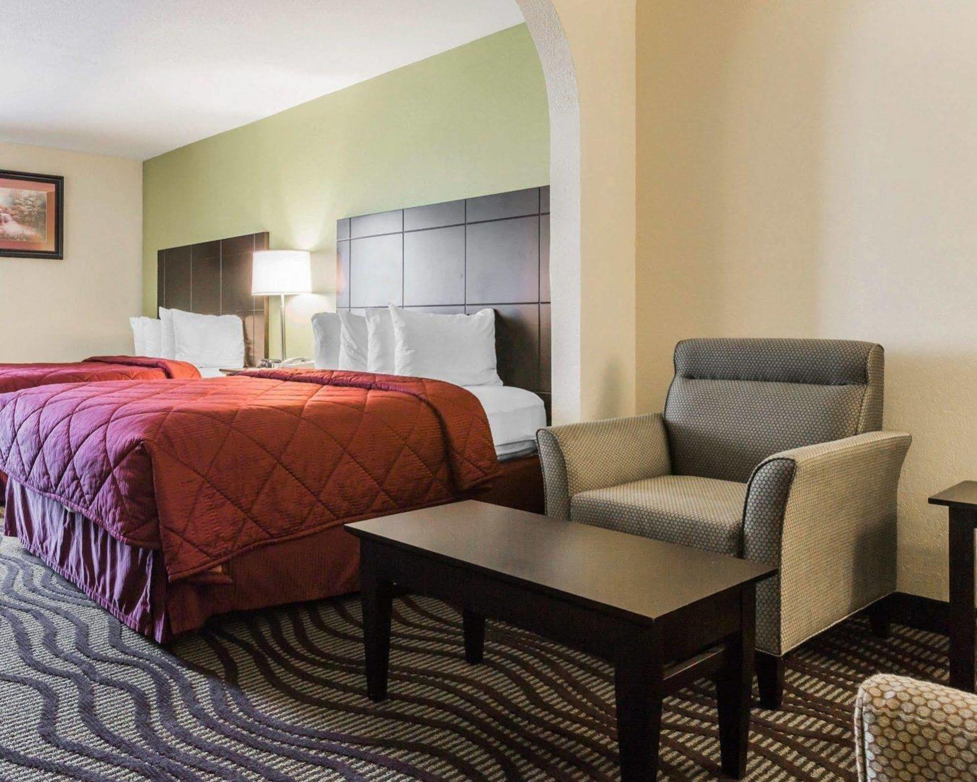 Quality Inn & Suites North Μοντγκόμερι Εξωτερικό φωτογραφία
