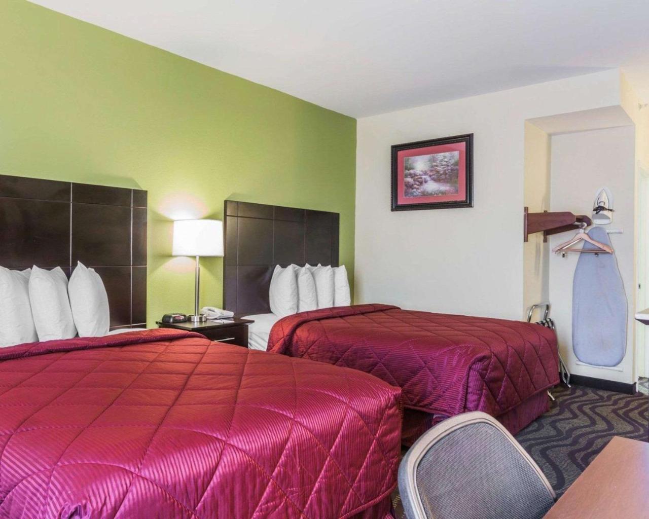 Quality Inn & Suites North Μοντγκόμερι Εξωτερικό φωτογραφία
