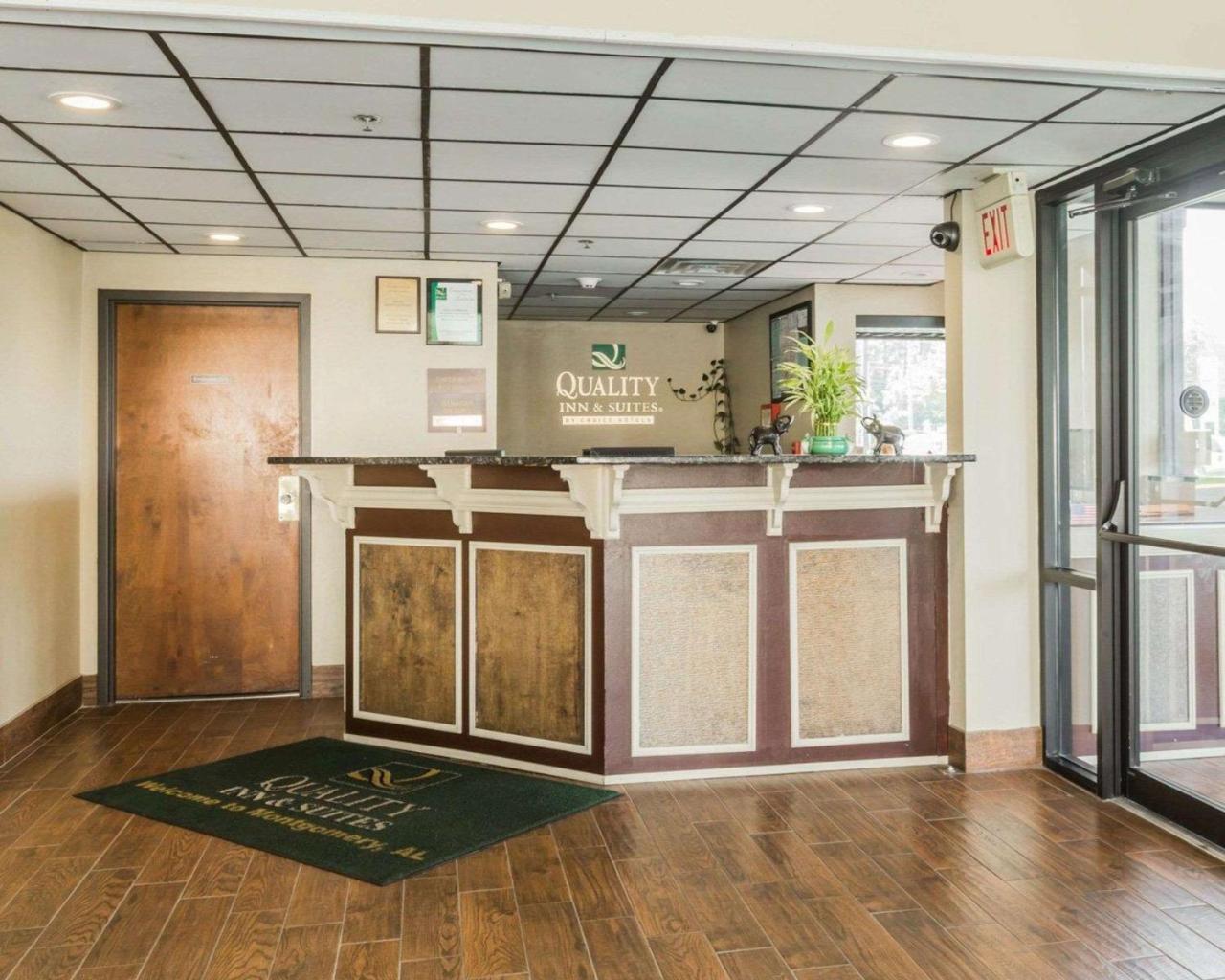 Quality Inn & Suites North Μοντγκόμερι Εξωτερικό φωτογραφία